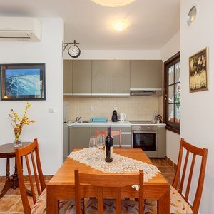 Apartment 2/3