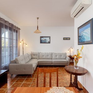 Apartment 2/3